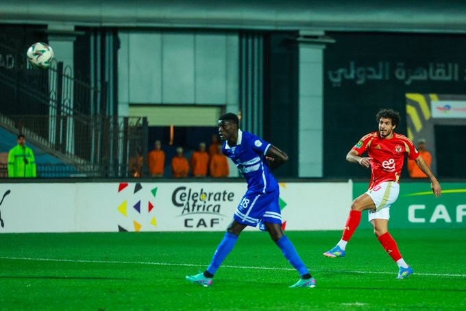 الأهلي يقتنص فوزا صعبا 