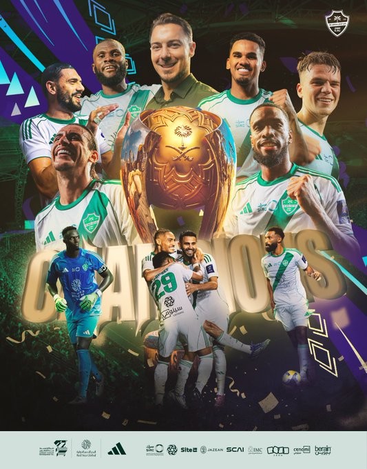 تُوّج الأهلي بطل آسيا بكأس السوبر السعودي،