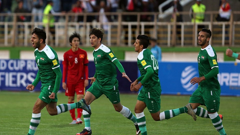 العراق يهزم إندونيسيا ويضمن صدارة مجموعته