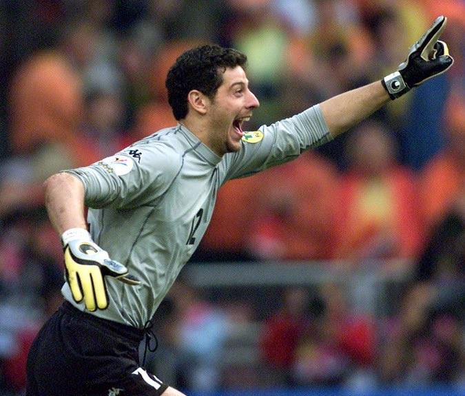 قبل سنة من بطولة يورو 2000 ؟