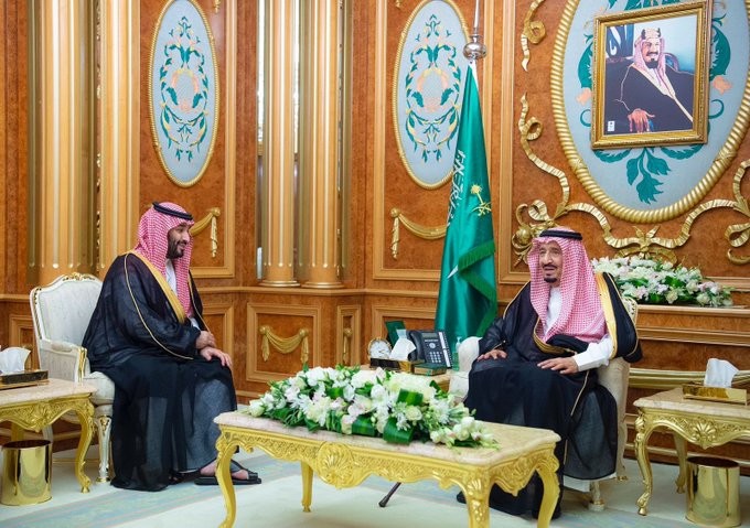  ولي العهد يرفع التهنئة لـ خادم الحرمين الشريفين بمناسبة فوز المملكة رسميًا باستضافة بطولة #كأس_العالم_FIFA™️ 2034.