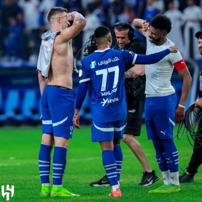 الهلال يقلب تأخره إلى فوز مثير على الرائد