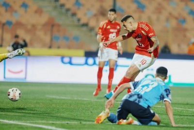 الأهلي يتعادل مع عشرة لاعبين من بيراميدز