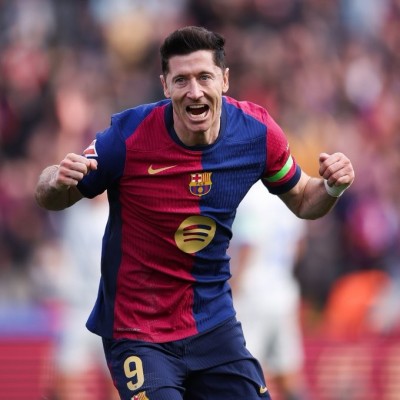 برشلونة يعبر ألافيس 