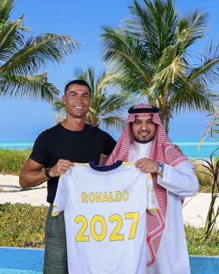 هل يتجدد الصراع بين ميسي ورونالدو في الدوري السعودي؟