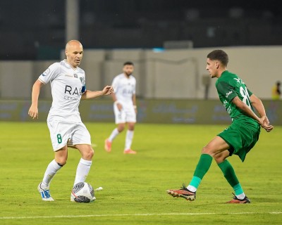 فريق إنييستا يقترب من الهبوط في الدوري الإماراتي