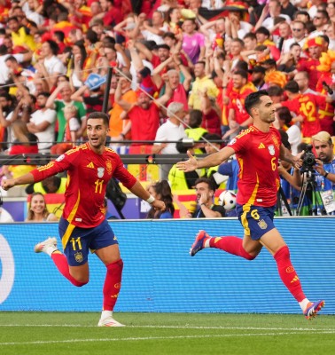 منتخب إسبانيا ينهي عقدة تاريخية ضد أصحاب الأرض