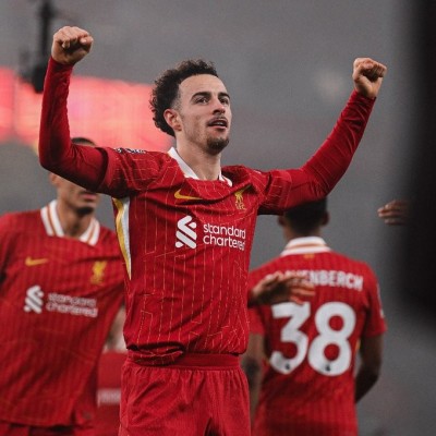 ليفربول يتصدر