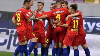 خسر بطل رومانيا الجديد FCSB أمام جامعة كرايوفا بنتيجة 0-2 في مباراة بدون أهداف لفريق المدرب إلياس خارالمبوس.