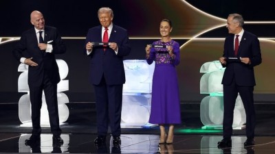 ترمب يخطف الأضواء في حفل قرعة كأس العالم 2026
