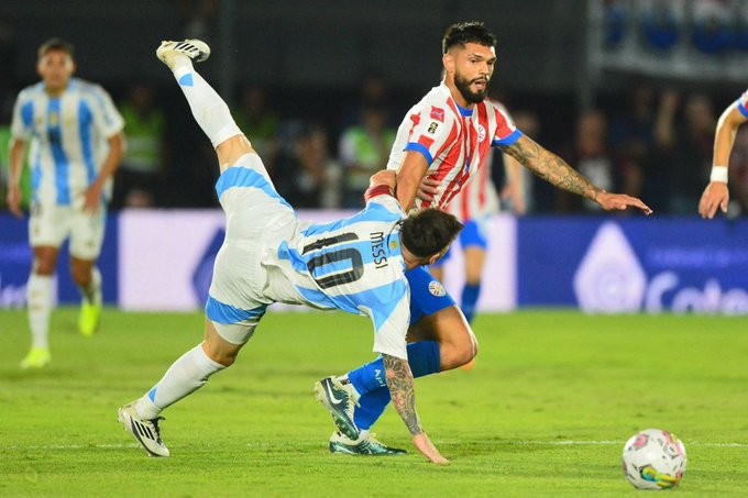 Angry Lionel Messi argues with referee as Paraguay shocks Argentina in World Cup qualifiers 