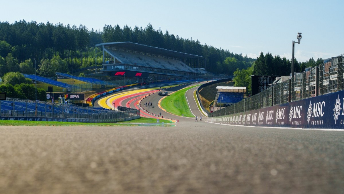 ?️ Verstappen opens the Belgium weekend with a blistering lap… Mercedes off‑pace on Friday