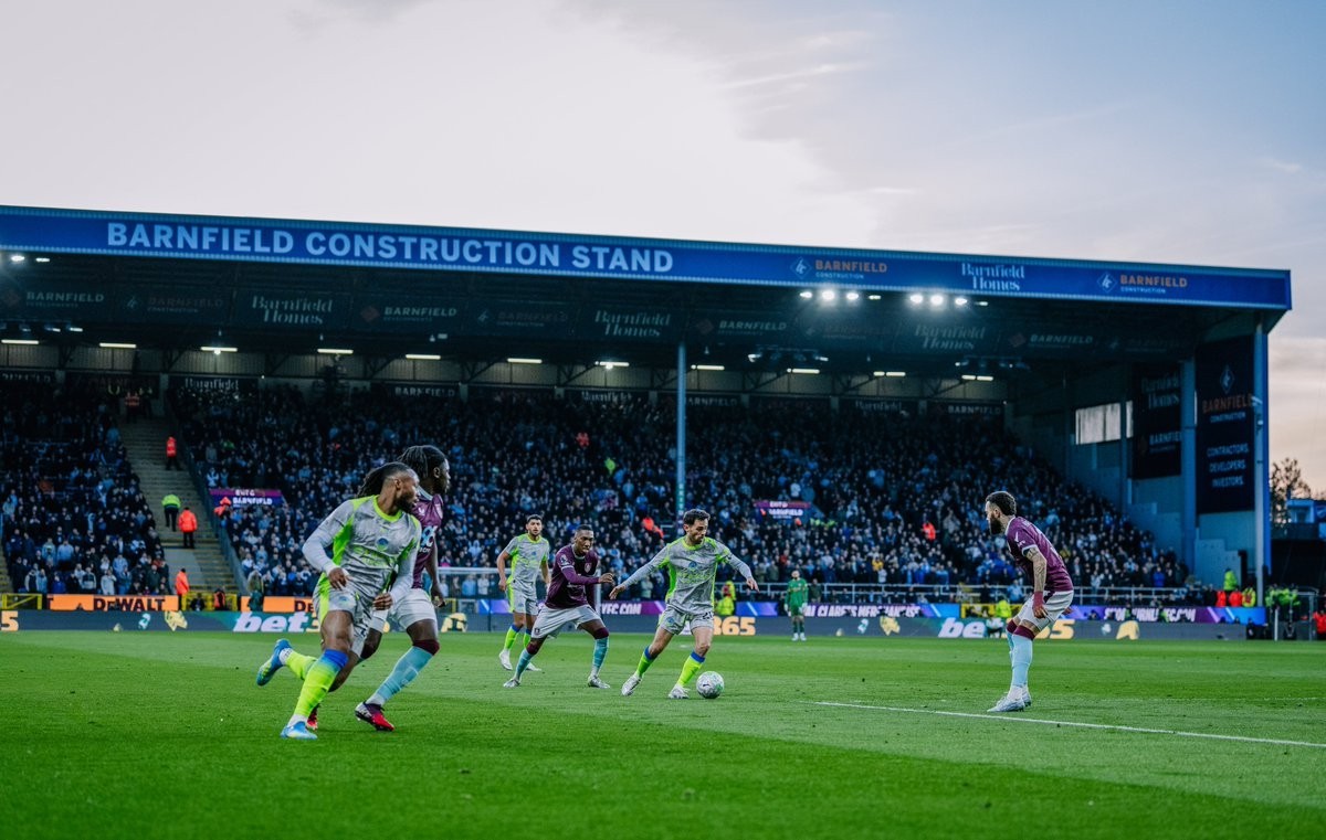 City have gone top of the Premier League after a 1-0