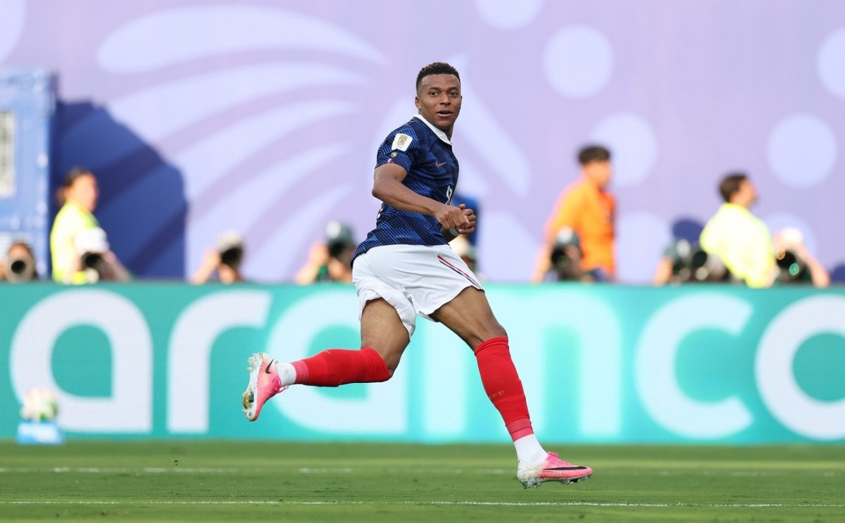 France cruise past Sweden 3–0… and Mbappé edges to within one goal of Messi’s immortal World Cup record.  