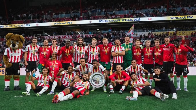 Dutch Super Cup»: PSV Eindhoven overturns deficit against Eagles to win the title