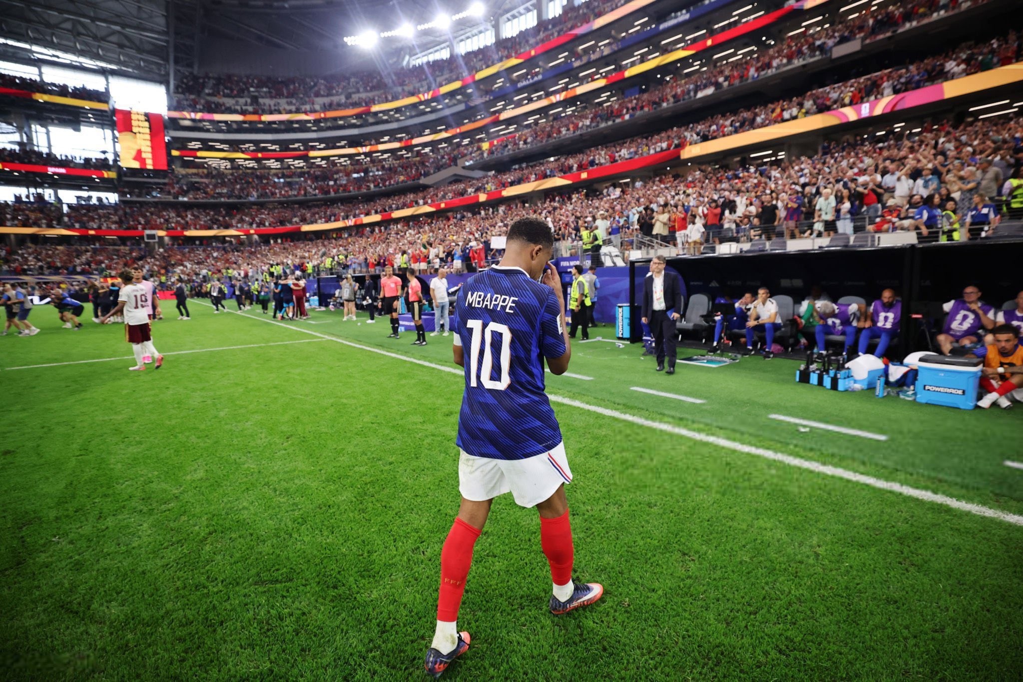 La Roja… A Football Lesson That Crushed France and Redefined the World Cup Narrative