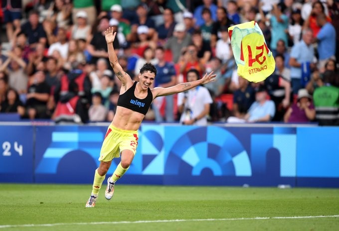 Spain takes gold after 5-3 win against France in Olympic men’s soccer final