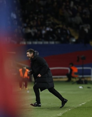 Atletico Madrid stuns Barcelona in stoppage time to snatch La Liga lead