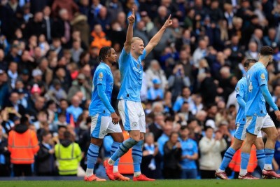 Manchester City overcome Wolverhampton hurdle and reduce gap with Arsenal