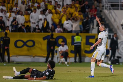 The leader of the Saudi league sends a warning to its rivals with a 4–0 win.