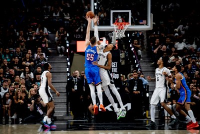 Wembanyama Drops 33 as Spurs Level Series 2–2 Against Defending Champion Thunder