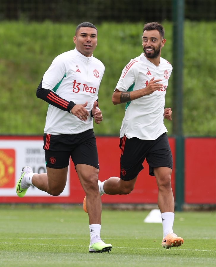 There's a lot of interest from Saudi Arabia to bring in Casemiro and Bruno Fernandes next summer!  ????????